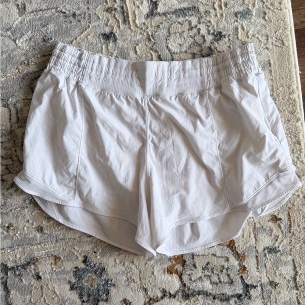 Lululemon hotty hot HR 4” short